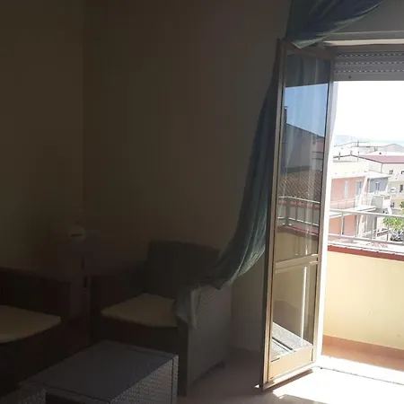 Casa Vacanza Flores. * Le Castella (Calabria)