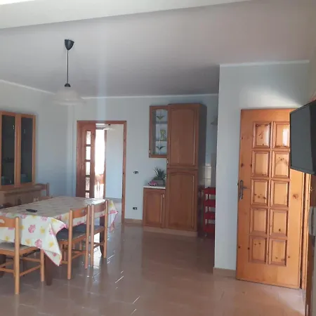Casa Vacanza Flores. * Le Castella (Calabria)