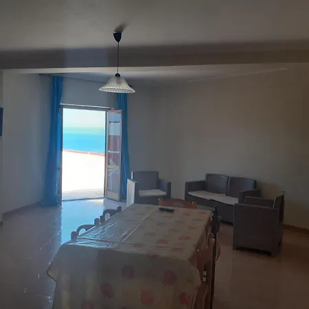 Casa Vacanza Flores. *